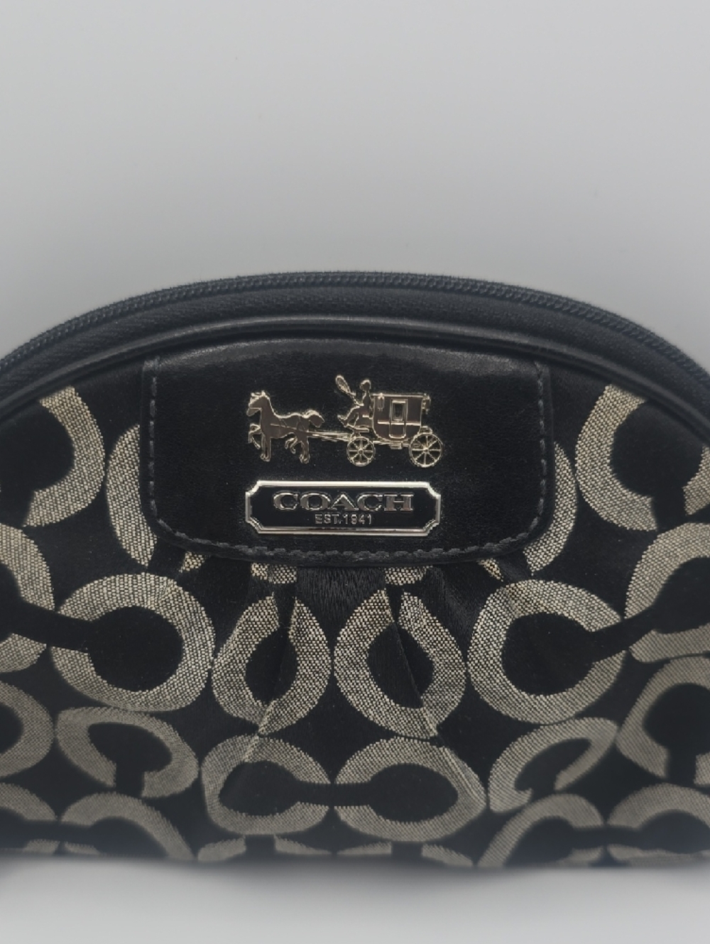 Coach Black & Metallic Silver Signature Dome Small Cosmetic Case/Pouch (V-G)🩶🖤 - Picture 3 of 10